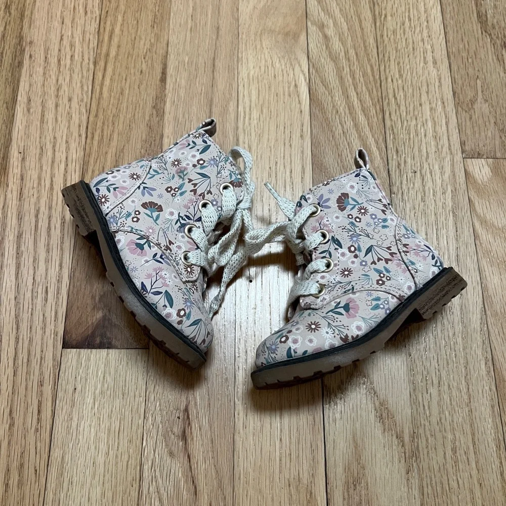 Cat & Jack Giovanna toddler girls' ankle combat boots beige floral 5 NEW
